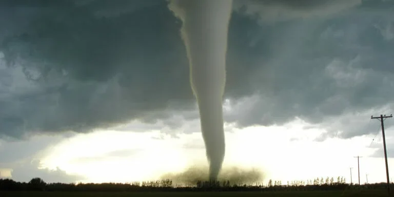 Tornado1-768×576.jpg tornado