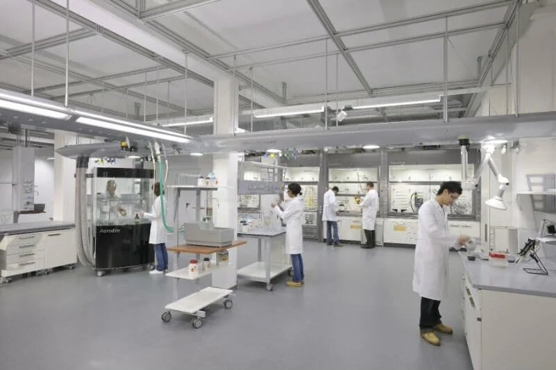 Service_modules_for_laboratories laboratory design